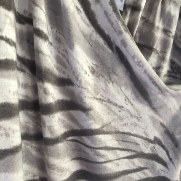 Soft Surrounding  faux front wrap tee shirt in soft gray white animal print - Picture 3 of 8